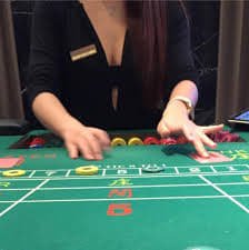 438